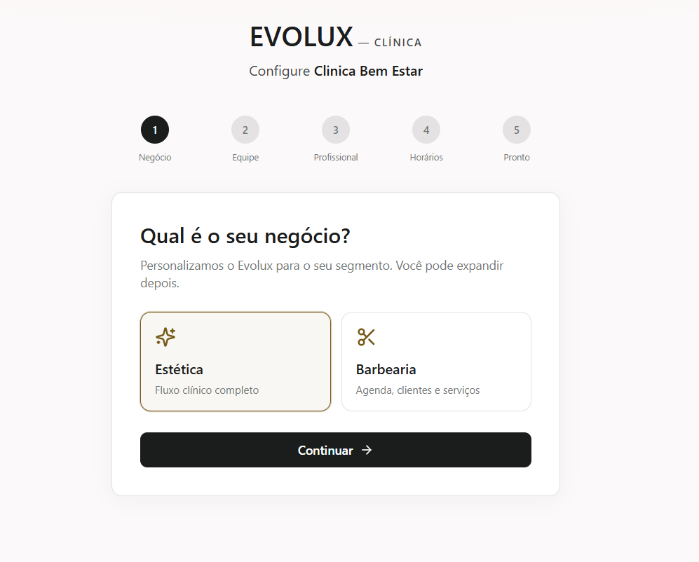 Onboarding Evolux — configure a clínica e a equipe.